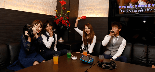 飲食店やカラオケ店の手配も可能